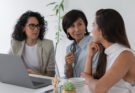 Estudio revela que las mujeres ocupan el 55% de los puestos en comités ejecutivos de empresas privadas
